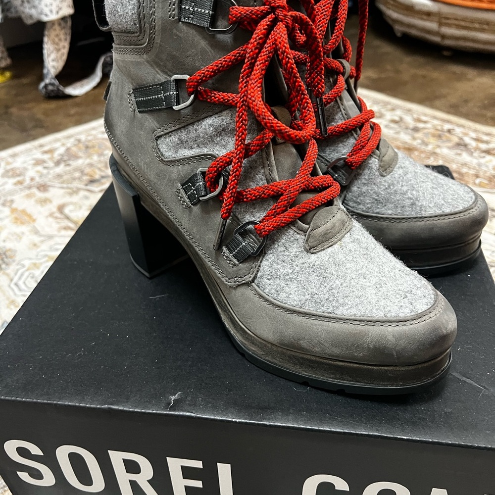 Sorel Women's Blake Lace Boots NWT